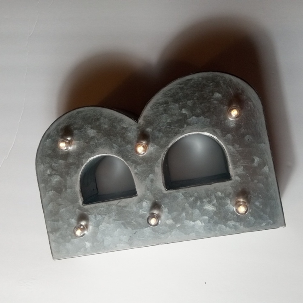 Letter B Marquis Light - Picture 6 of 7